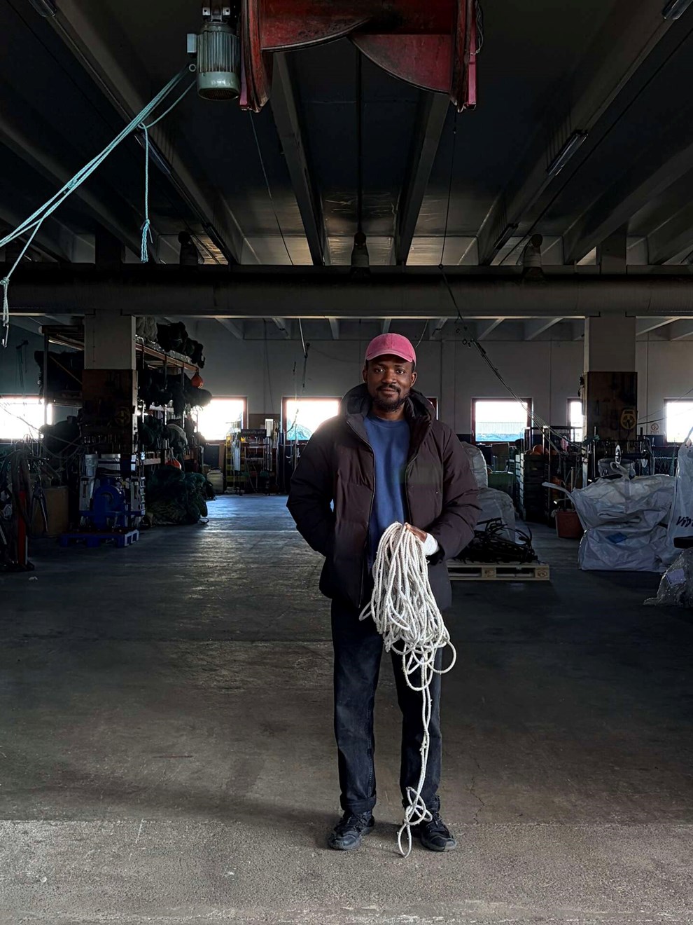 Ghanesisk kunstner d�kker galleri med l�gs�kke