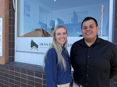 Smider alt og starter forfra