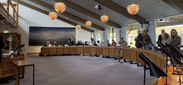 Sammenstød: Alle mod én i betændt sparedebat
