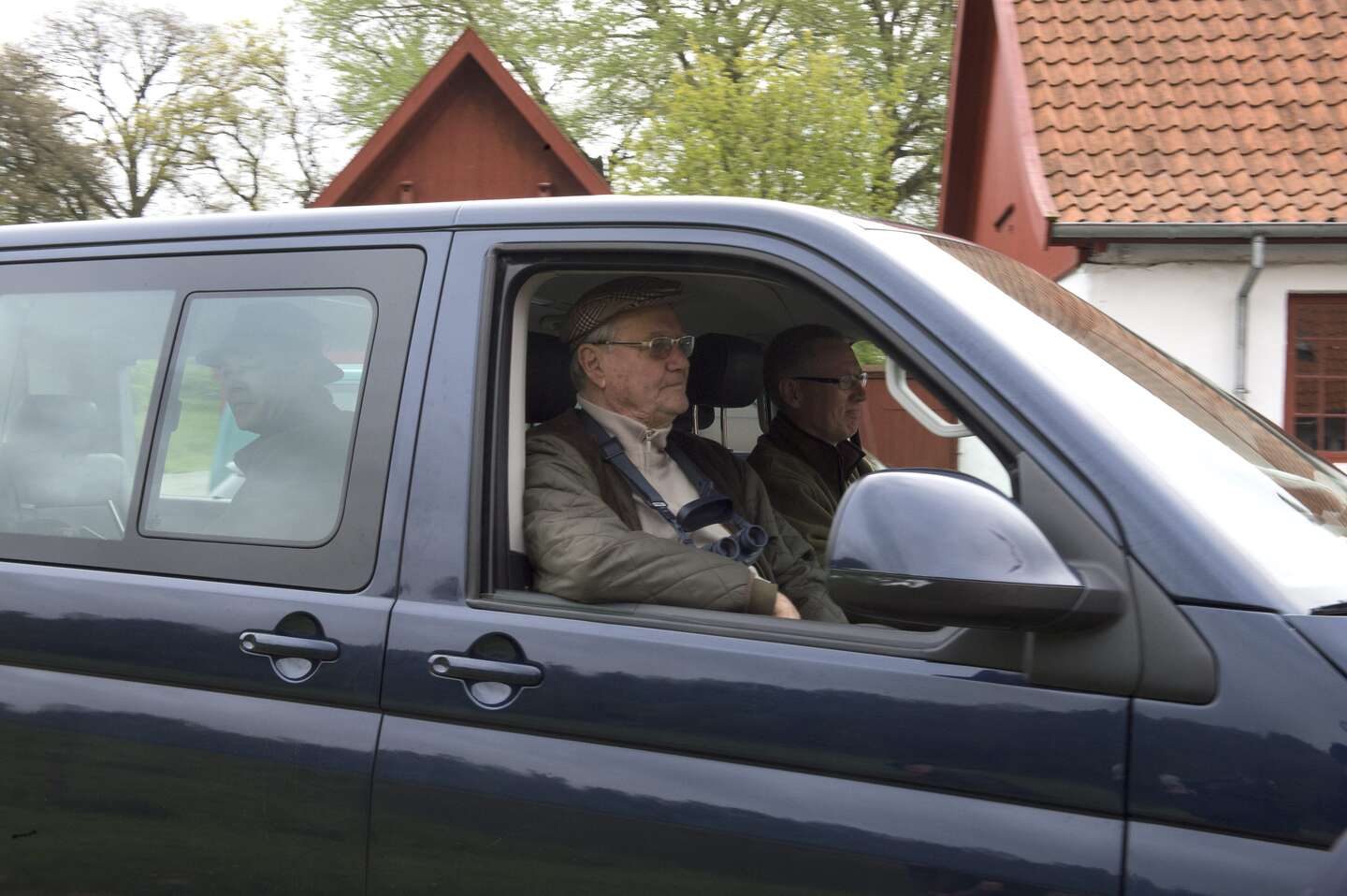 100 �rs jagt: Samlede studine op i vejkanten