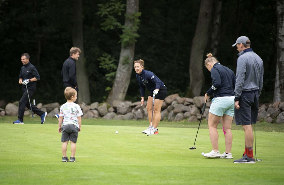 Golf-caf�er i bommerter: 'Fanden tage den spand vand'