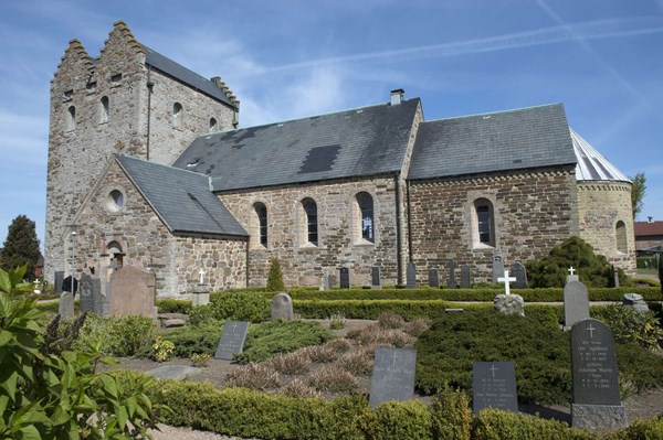 1.200-�rsfejring i Aa kirke 