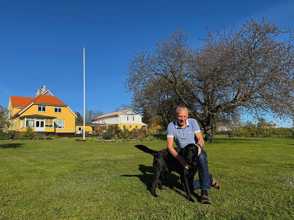 Oliekongen nyder sit nye liv