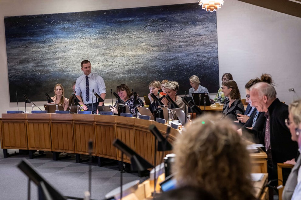 Advarer mod beslutninger i det skjulte Advarer mod beslutninger i det skjulte