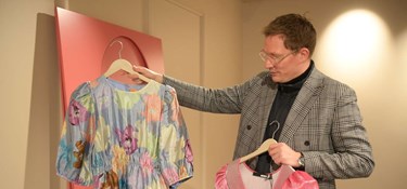 Går konkurs for at overleve