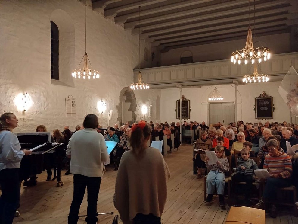 Kirke indbyder til f�llessang 