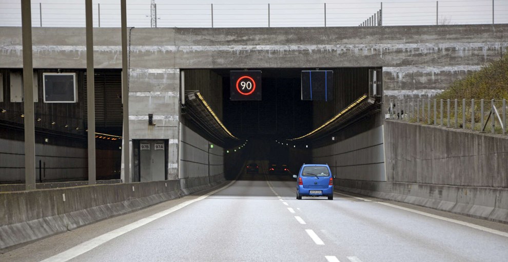 Modk�rende trafik i tunnel