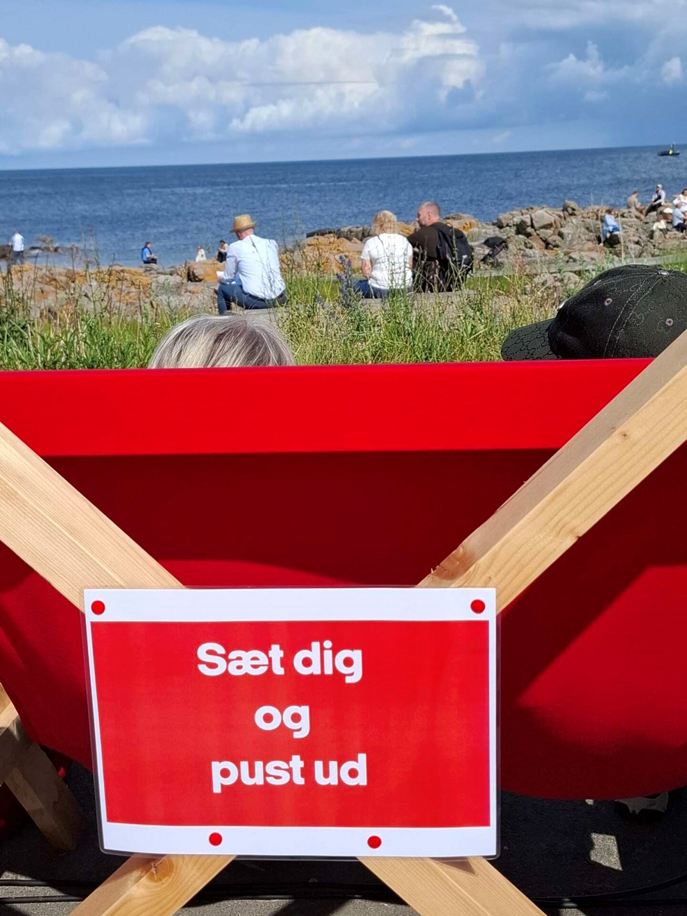 Dagens billede: S�t dig og pust ud p� Folkem�det