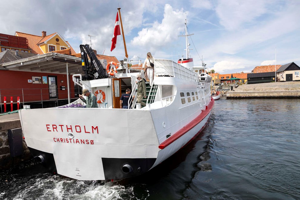 Folkem�deeffekten: 80 procent f�rre passagerer - institution holder helt lukket