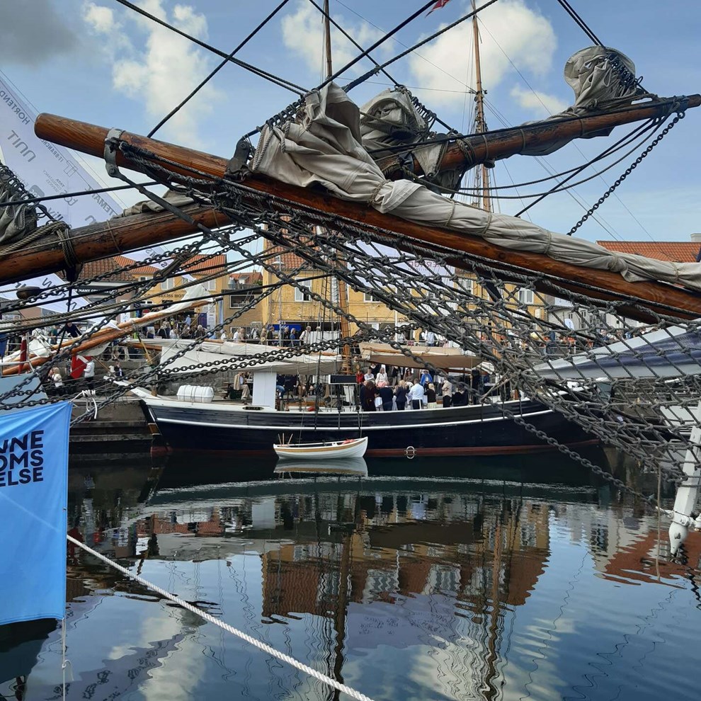 Dagens billede: St�vnem�de til folkets fest i Allinge