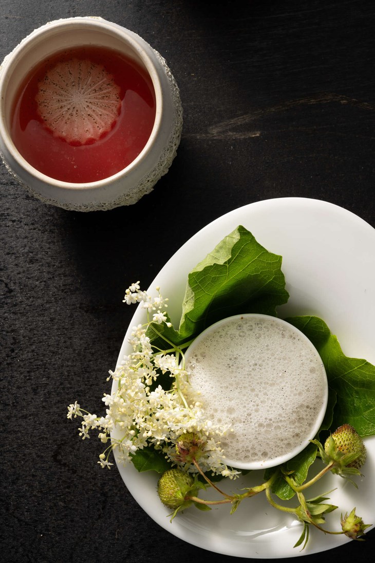 Vinderdesserten var bread pudding af Bager Dam croissant med bornholmske rabarber og madagaskar.dk vanilje, skum af Callebaut Velvet White Chocolate og Lavazza Tales of Napoli kaffe på toppen. Foto: Sol over Gudhjem