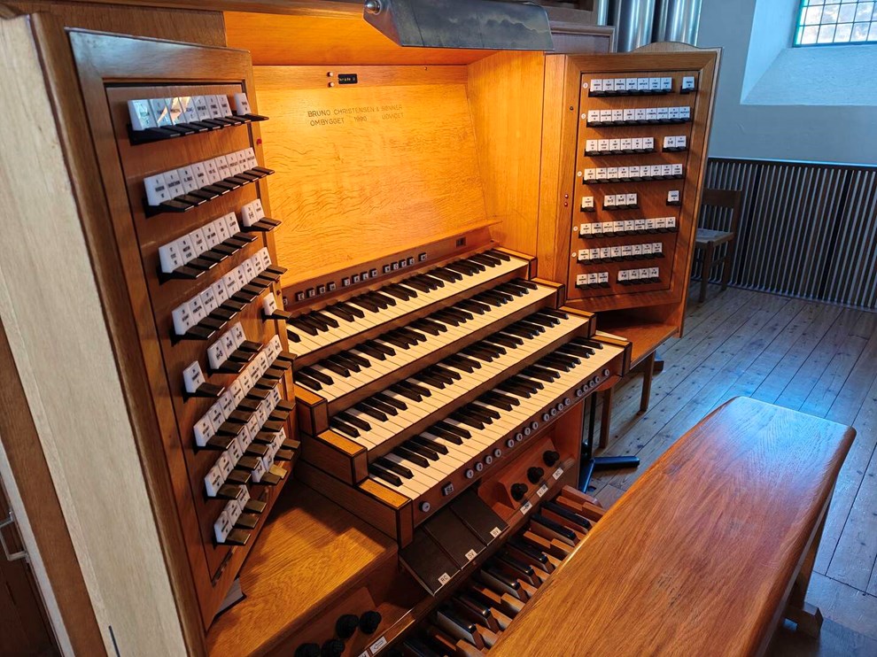 Bornholms st�rste orgel f�r sommeren til at bruse