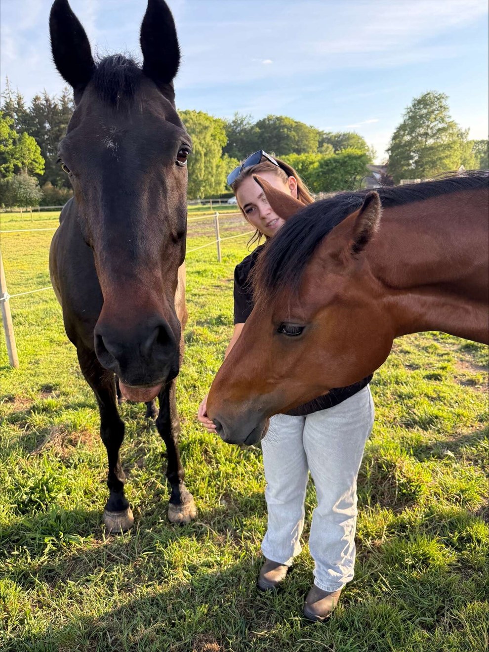 Godt nyt til hestene: Heidi og datteren er de f�rste p� Bornholm
