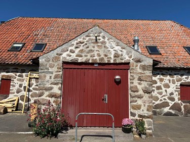 Bruschetta og grill: Ny vin- og madbar i Allinges gamle brandstation