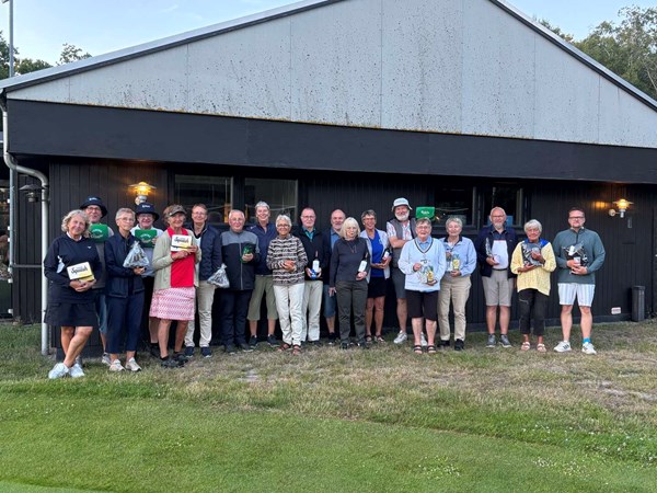 Perfekt vejr og godt hum�r p� golfbanen