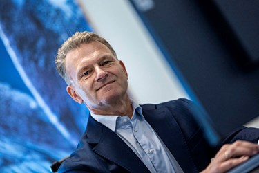 Espersen med trecifret millionunderskud