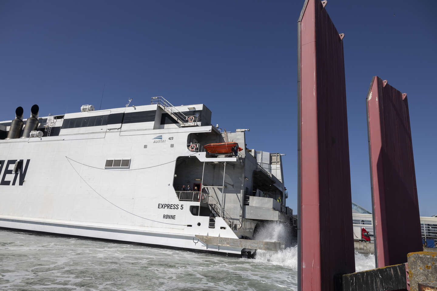 Hvor meget tjener I p� Bornholm?