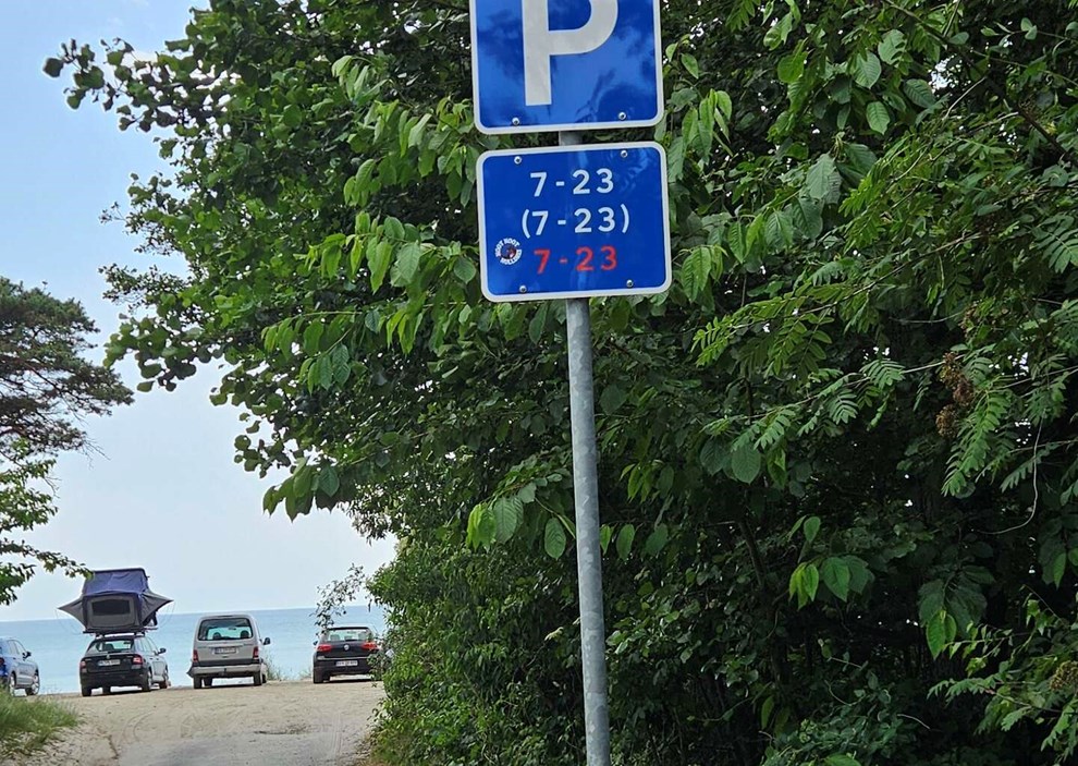 Parkering forbudt ved populær strand: 'Det har taget overhånd' Parkering forbudt ved populær strand: 'Det har taget overhånd'
