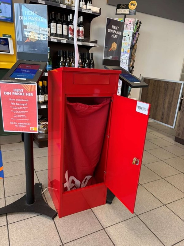 Ops�tter moderne postkasser over hele �en