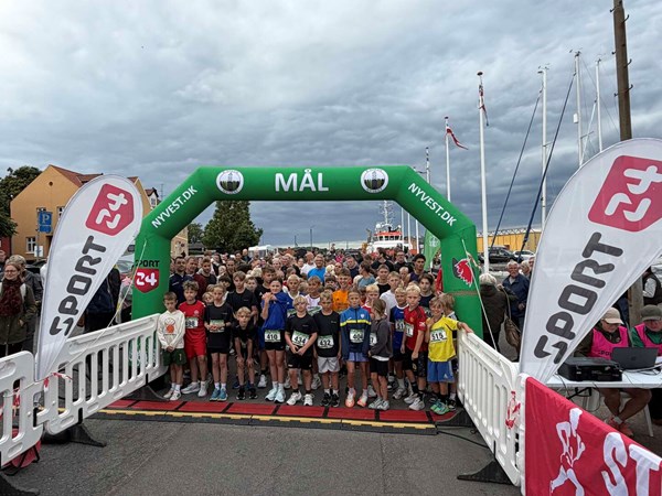Hundredvis deltog i l�befest i Nex�