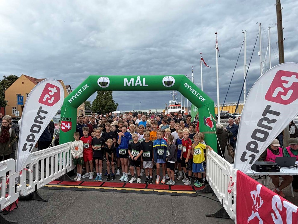 Hundredvis deltog i l�befest i Nex�
