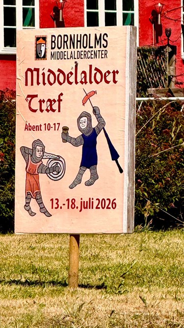 Midt i plakatkaos: Kattelem �bnet
