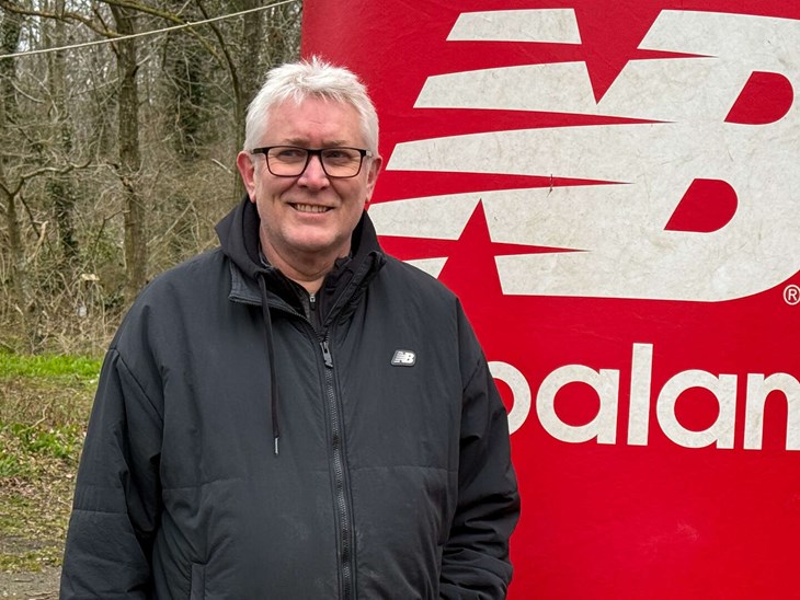 Formand Claus Clausen i Viking Atletik er sp&aelig;ndt p&aring;, om Etape Bornholm n&aring;r op p&aring; 3.000 tilmeldinger. Foto: Sarah Thun Kristensen
