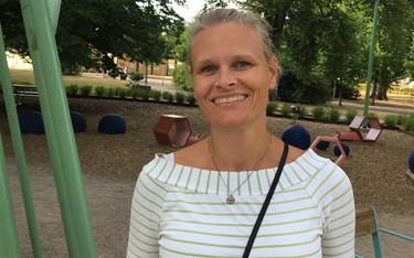 Anettes job er sort-hvidt � hendes fritid er noget helt andet