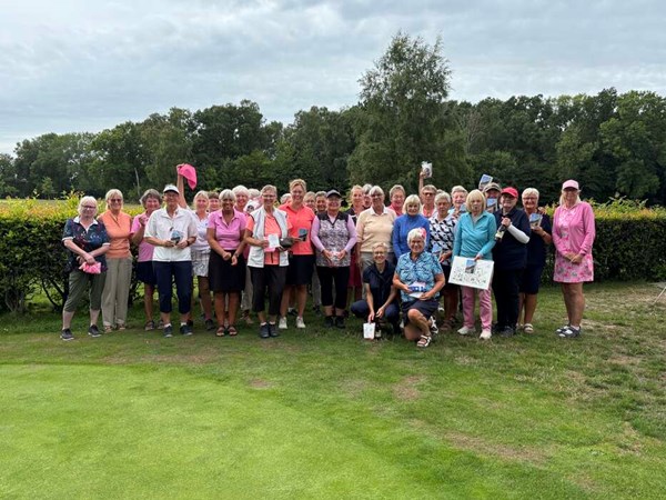 Kvindekamp p� golfbanen