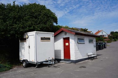 Toilettet er lukket efter formodet p�k�rsel