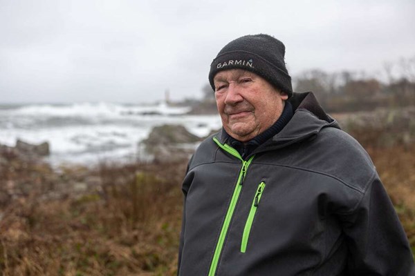 En strandfoged fort�ller