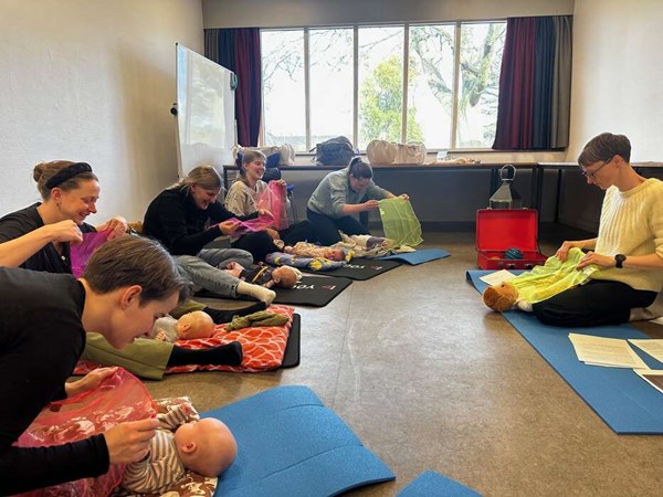 Tag baby med p� biblioteket