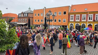 Store Torv eksploderede i regnbuefarver