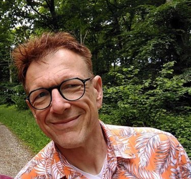 Ejendomsm�gler, forfatter og nu skoleleder: Steen gl�der sig til dr�mmejobbet