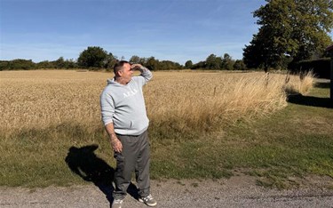 Føler sig kastet under skolebussen