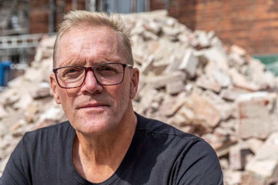 Kim Christiansen �ndrer omstridt byggeri i Sandvig