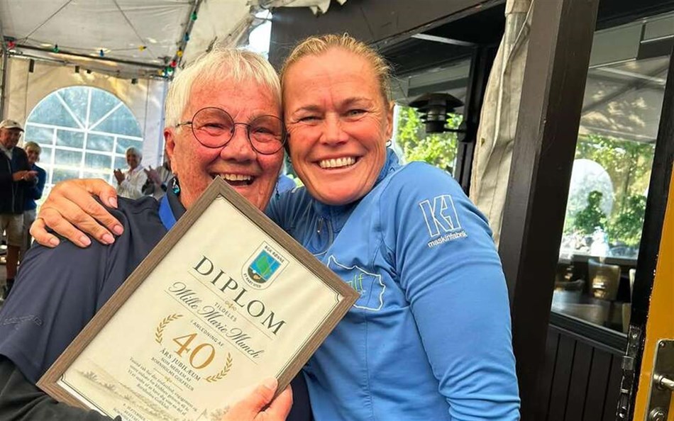 Mille hyldet for 40 �rs medlemsskab: 'Jeg blev helt r�rt' 