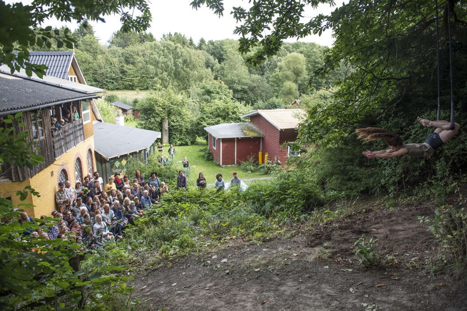 Cirkus planl�gger troldesti i Olsker