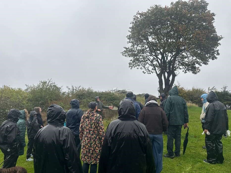 Evighedstr�er fejret i regn og bl�st i B�lshavn
