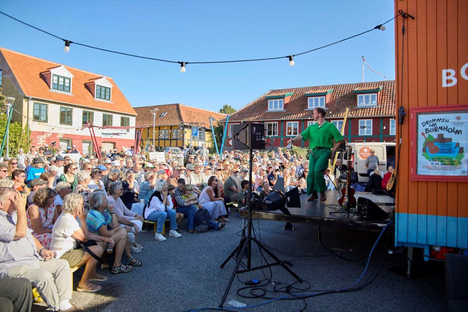 Sommeren gav teatret blod p� tanden